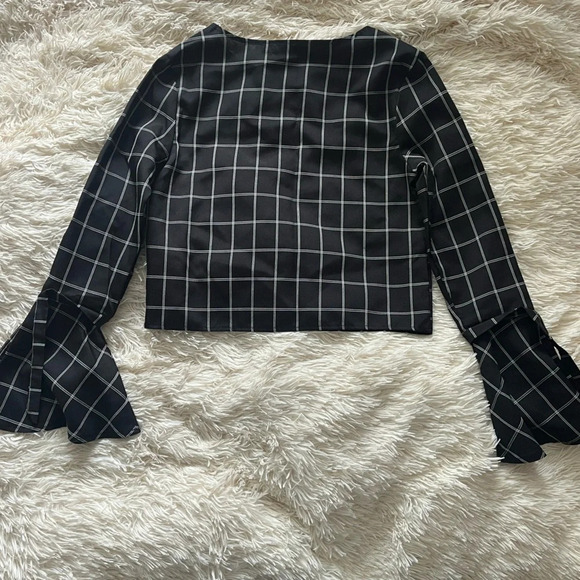 Missguided Black Checkered Tie Bell Sleeve Top - Picture 3 of 4